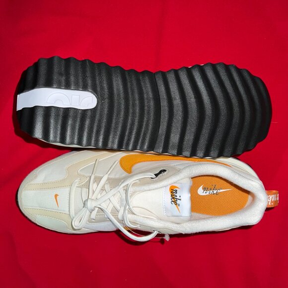Athletic_Shoes